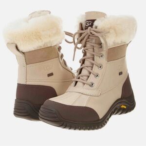 Like new it boots size 7 

No box